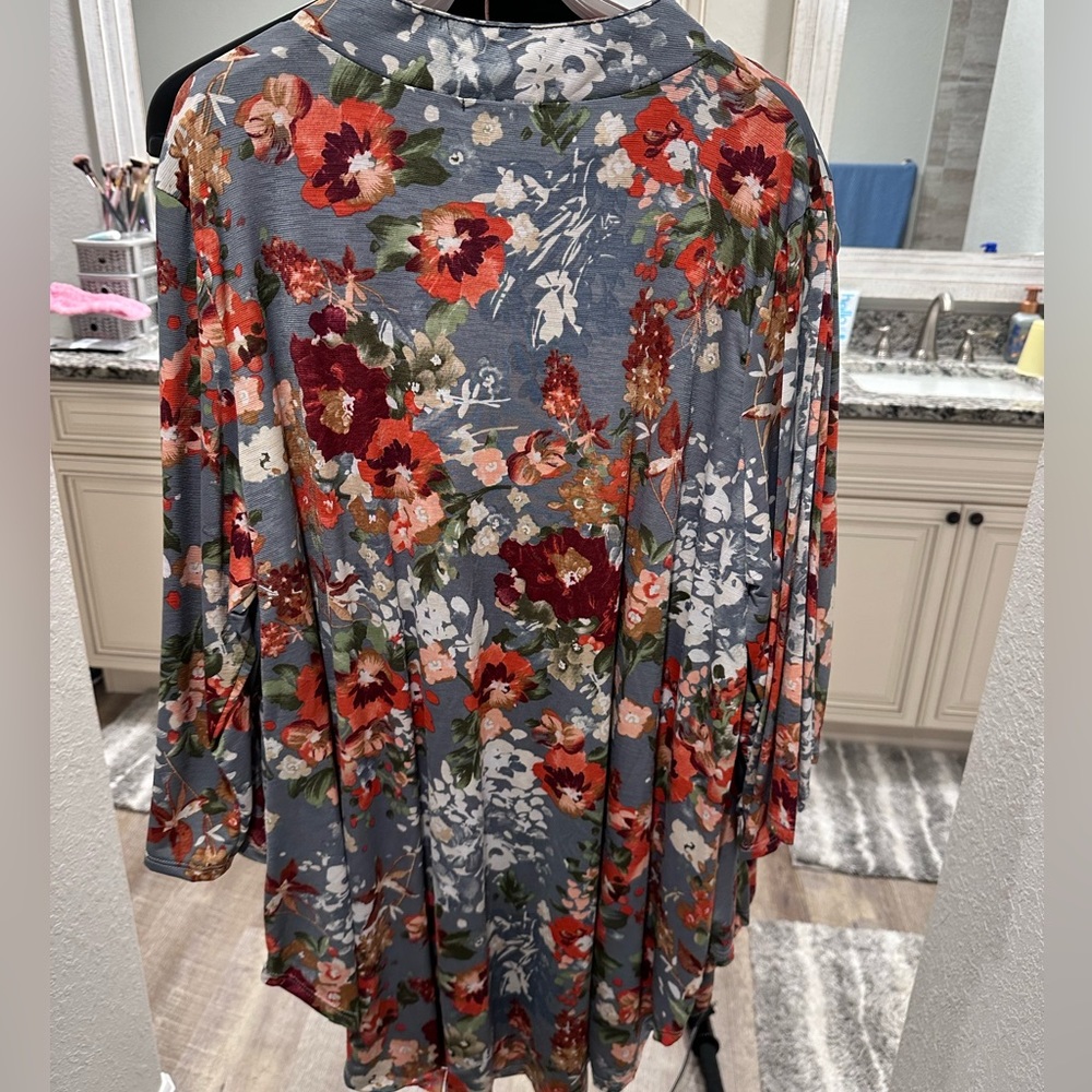 Perfect for fall top - Picture 2 of 3